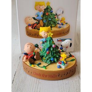 Hallmark magic Deck Halls Charlie Brown Snoopy ornament Xmas